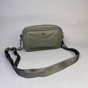 Lululemon Crossbody Camera Bag – 2L | Unisex | Compact & Stylish